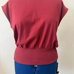 Ann Taylor Sleeveless Boxy Tank in Burgundy Red